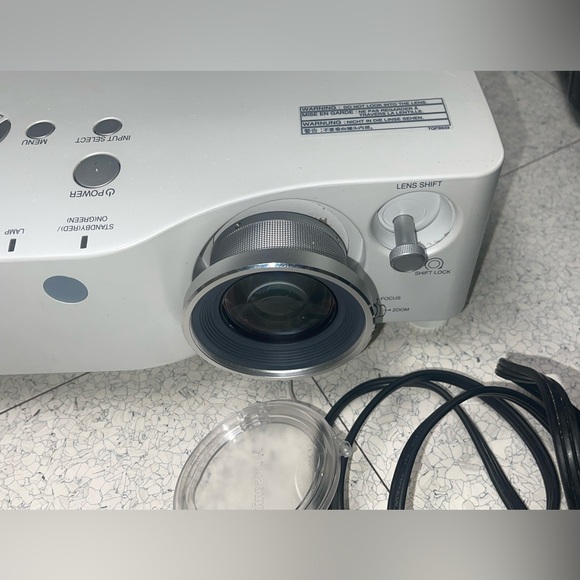 Panasonic PT AX-100U high definition projector with accessories. No remote. - Picture 10 of 16